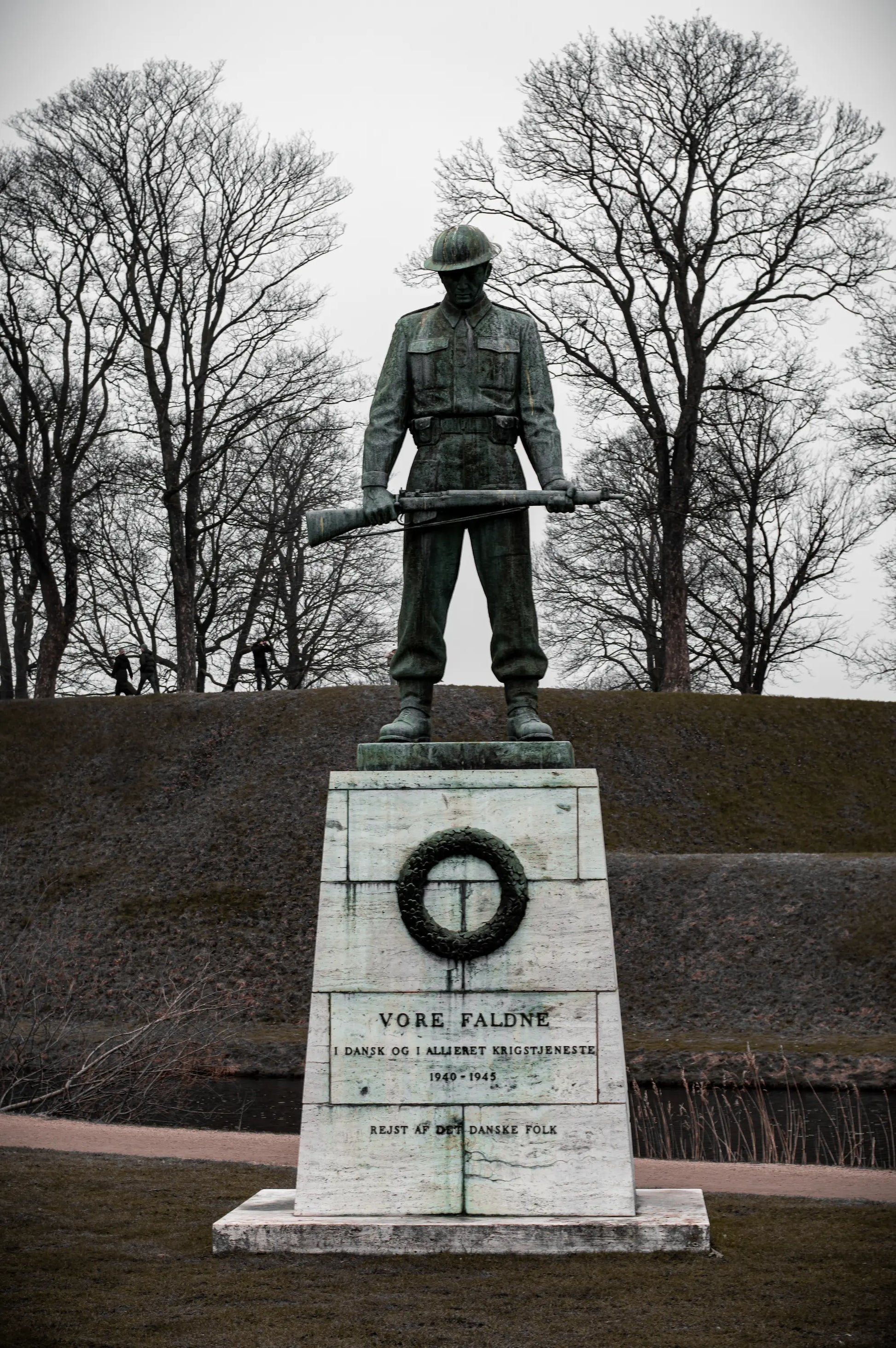 Fotoplakat af mindestatue